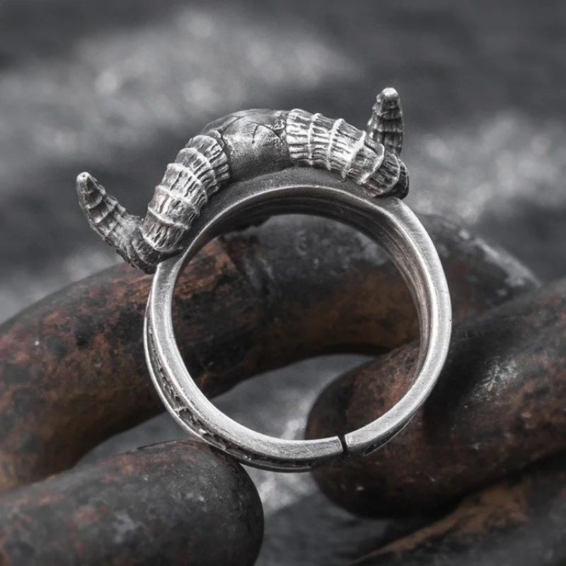 Anillo Cabeza de Carnero Gotico - Vintage Punk