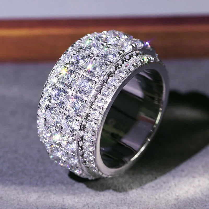 Anillo Ancho Iced Out Zirconia Cubica - Glamour Total