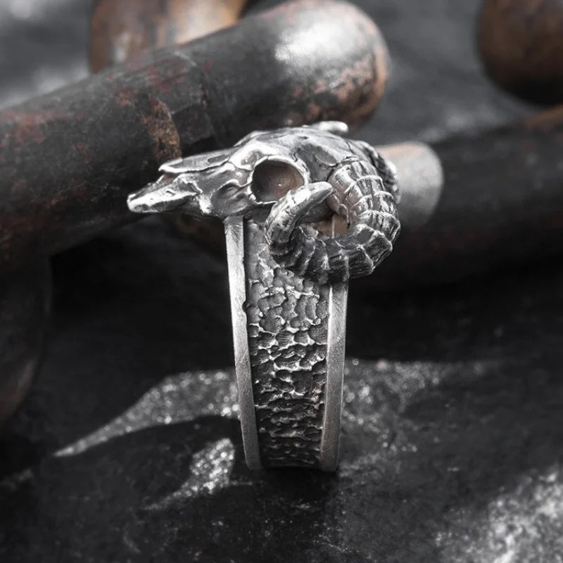Anillo Cabeza de Carnero Gotico - Vintage Punk