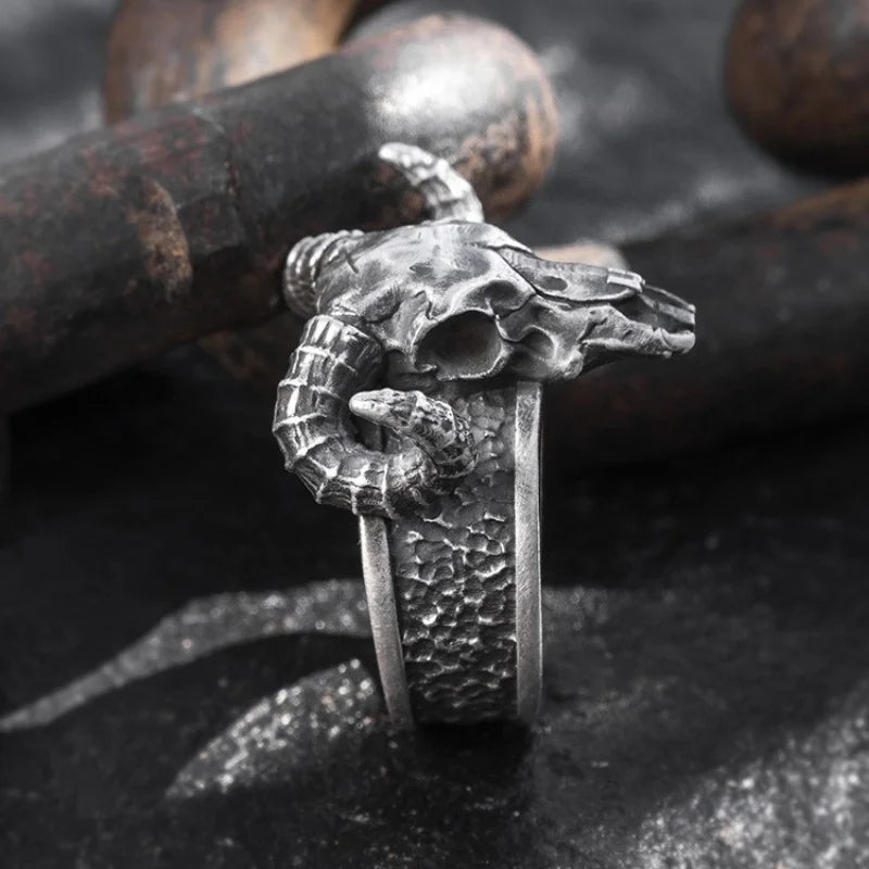 Anillo Cabeza de Carnero Gotico - Vintage Punk