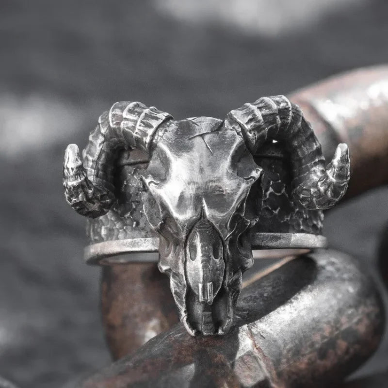 Anillo Cabeza de Carnero Gotico - Vintage Punk